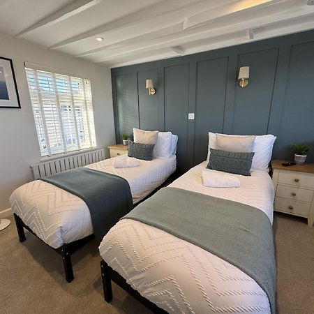 カウズ Driftwood House - Luxury Dog-Friendly Townhouse In Cowes, Steps From Marinaヴィラ エクステリア 写真
