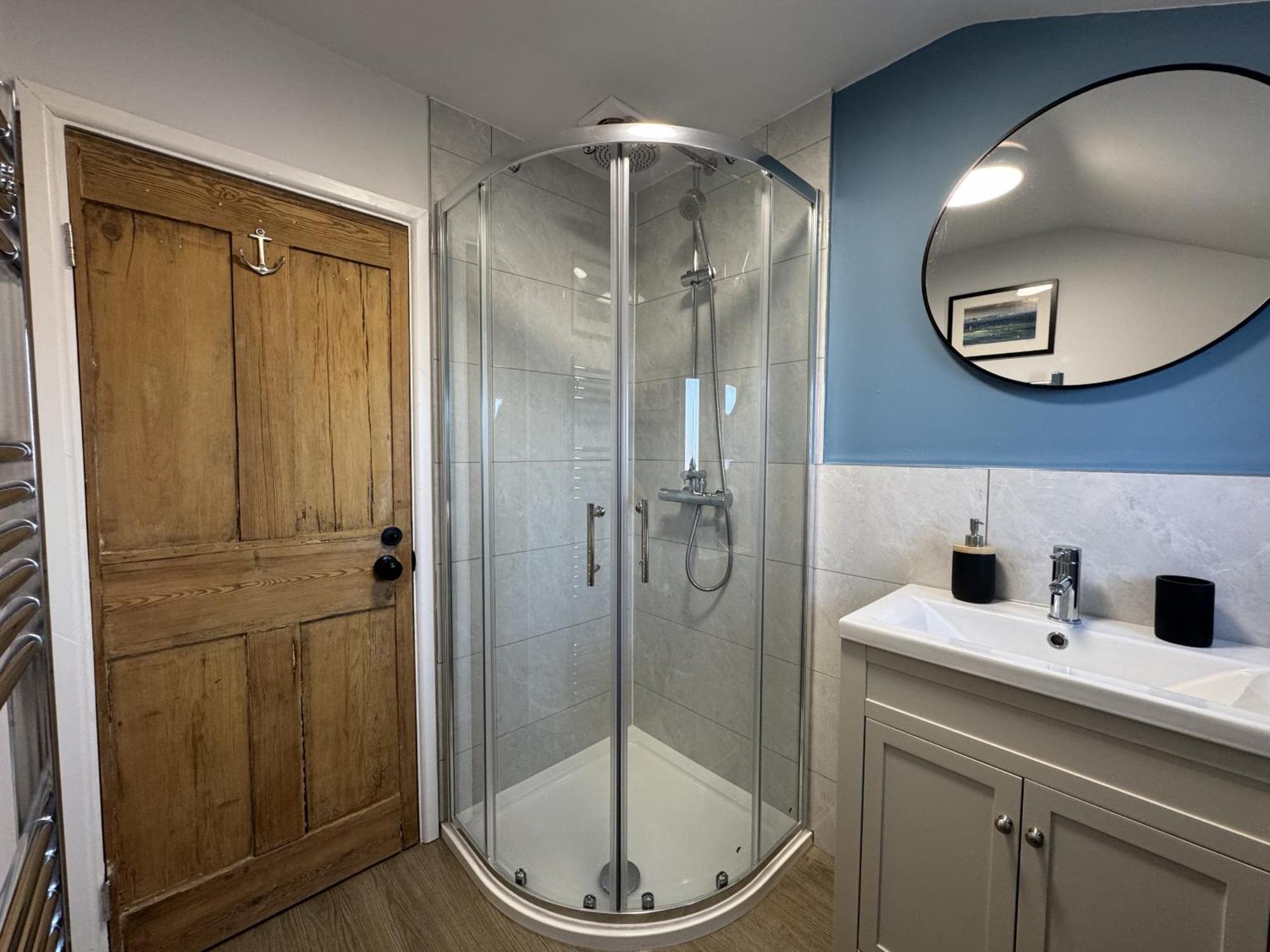 カウズ Driftwood House - Luxury Dog-Friendly Townhouse In Cowes, Steps From Marinaヴィラ エクステリア 写真