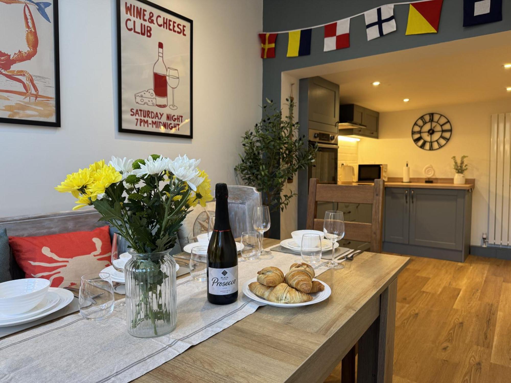 カウズ Driftwood House - Luxury Dog-Friendly Townhouse In Cowes, Steps From Marinaヴィラ エクステリア 写真