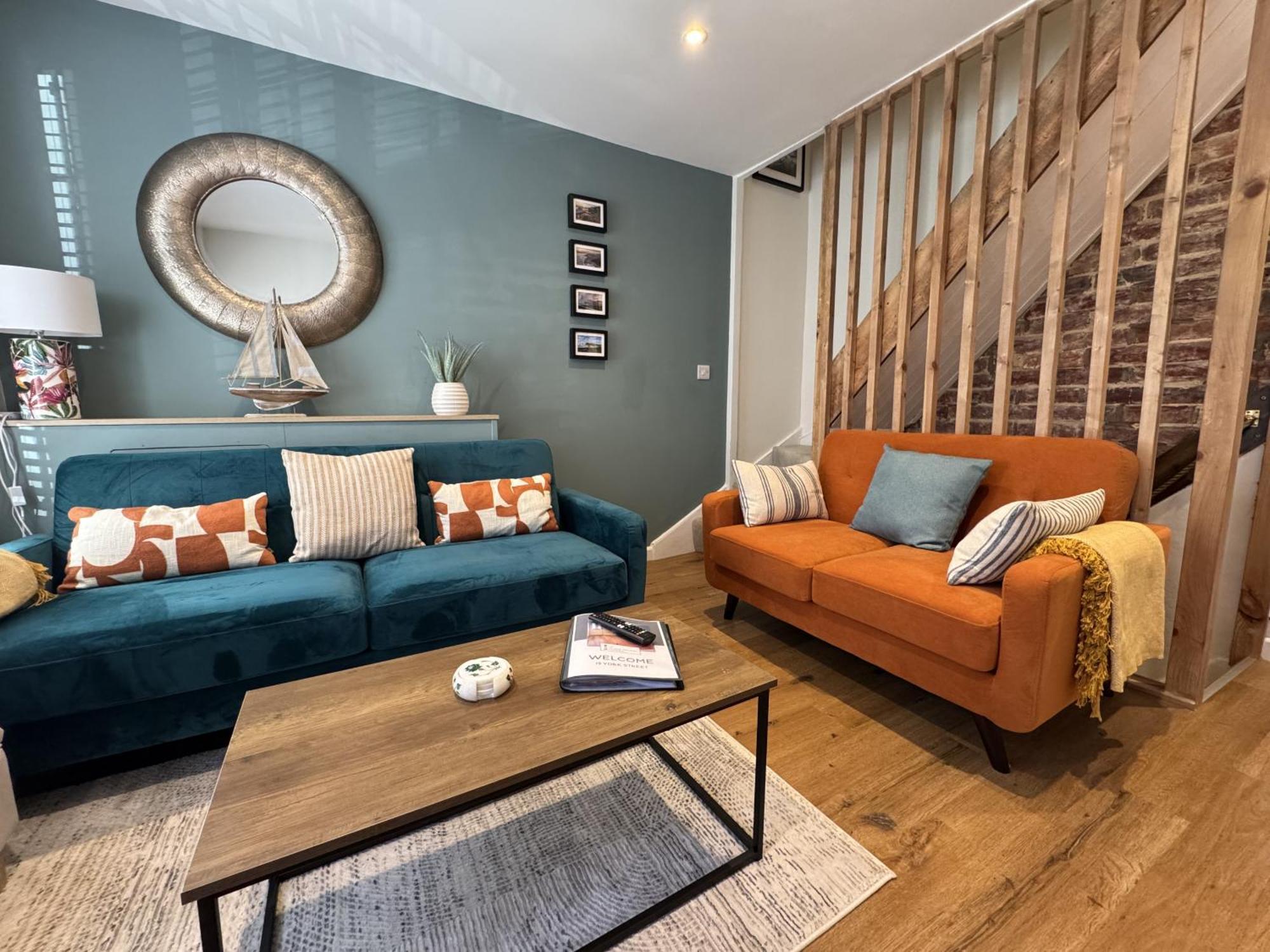 カウズ Driftwood House - Luxury Dog-Friendly Townhouse In Cowes, Steps From Marinaヴィラ エクステリア 写真