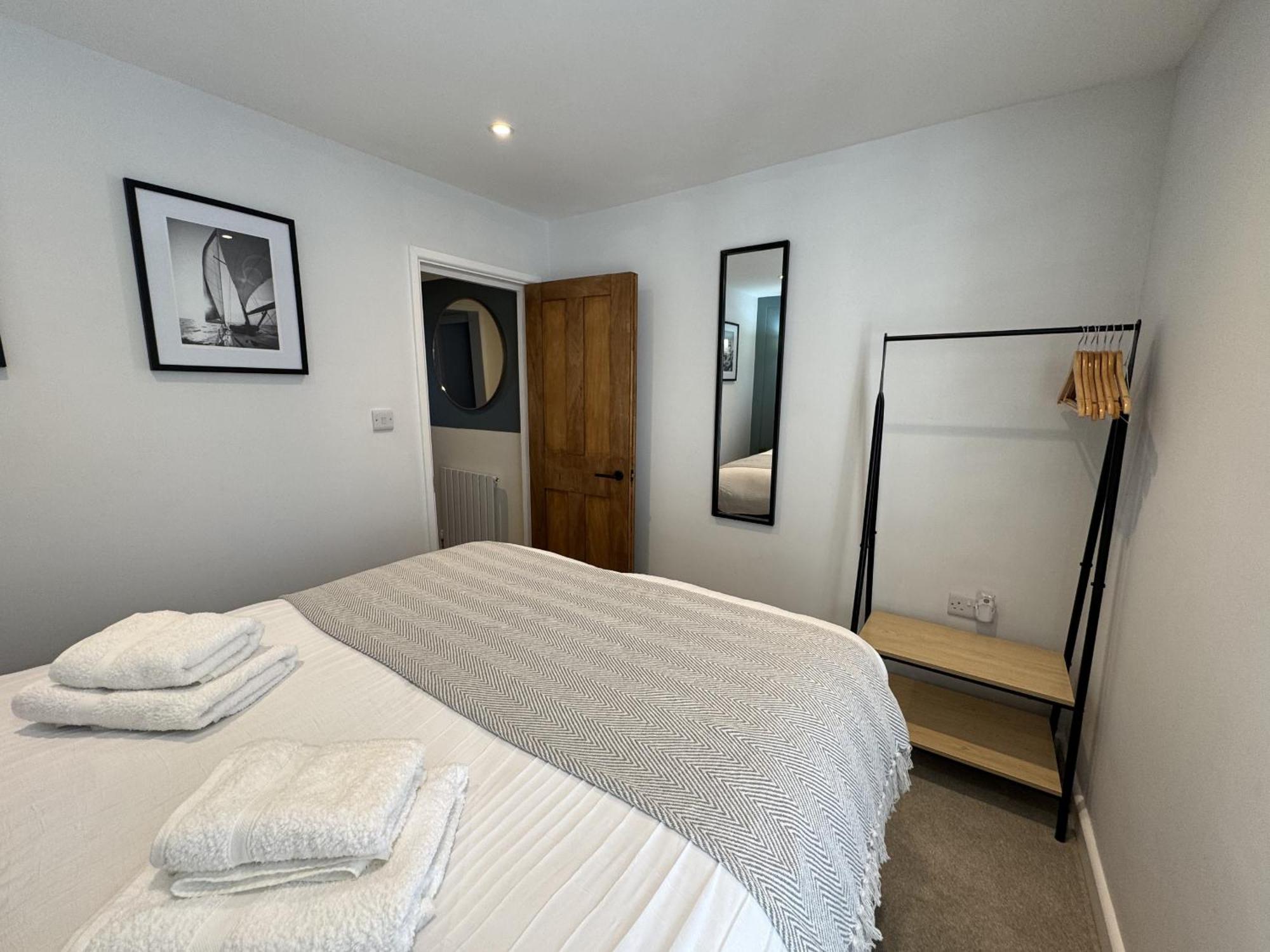 カウズ Driftwood House - Luxury Dog-Friendly Townhouse In Cowes, Steps From Marinaヴィラ エクステリア 写真